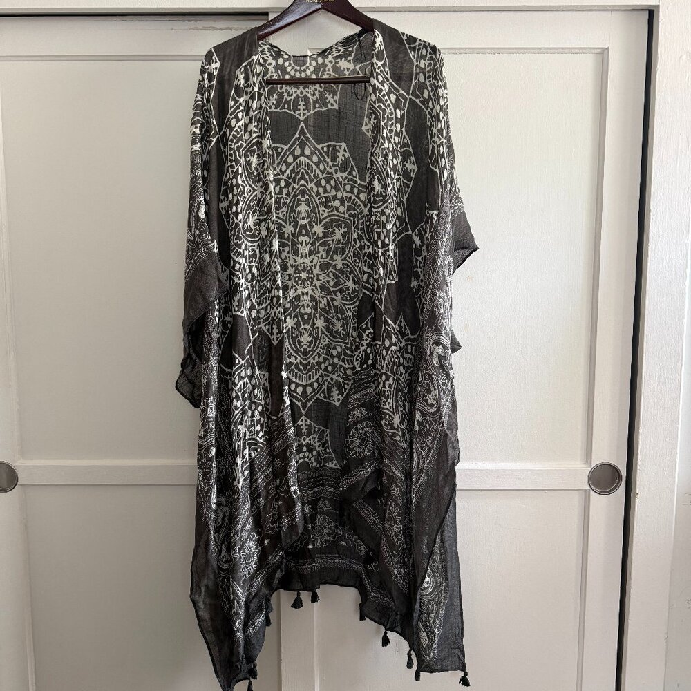 Boho Black & White Mandala Tassel Kimono Wrap – LOVESTITCH, One Size